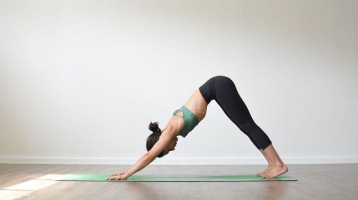 Tips to get started with online yoga - The Frisky