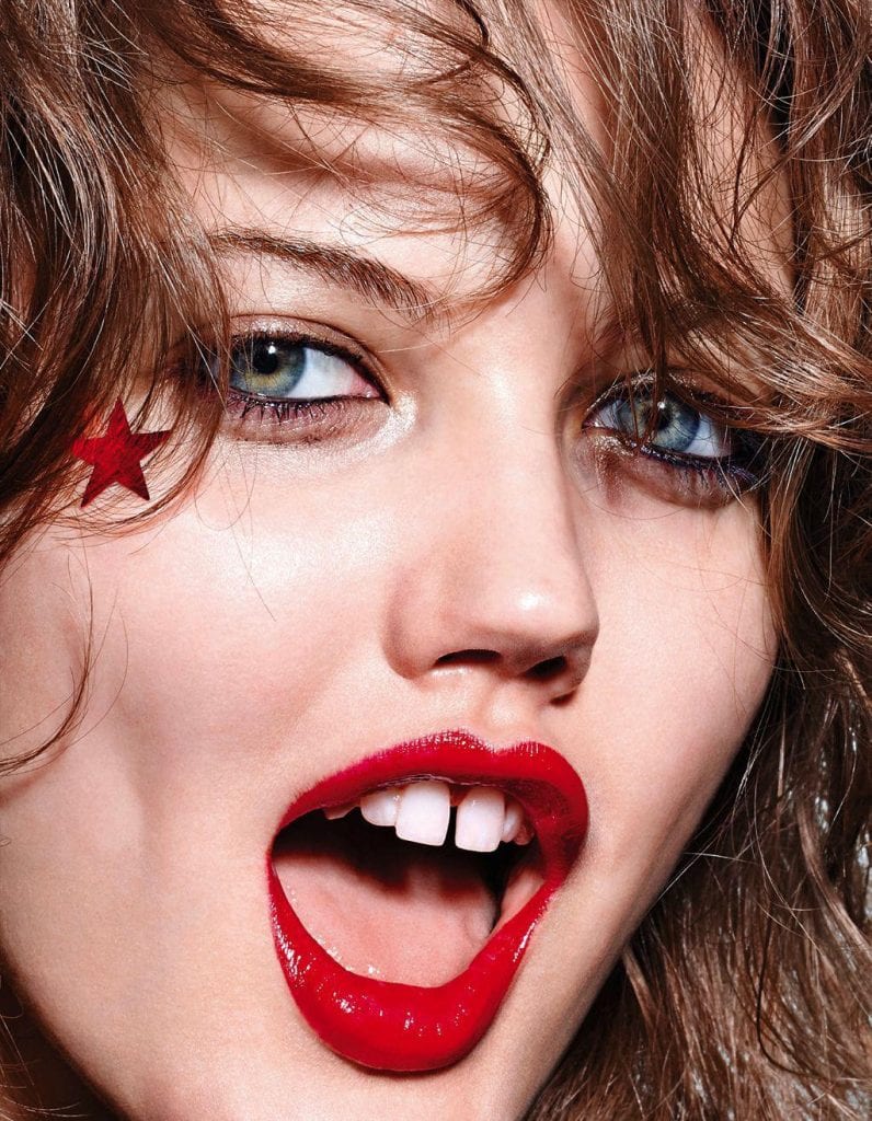 20 Awesome Women With A Gap Between Their Front Teeth The Frisky