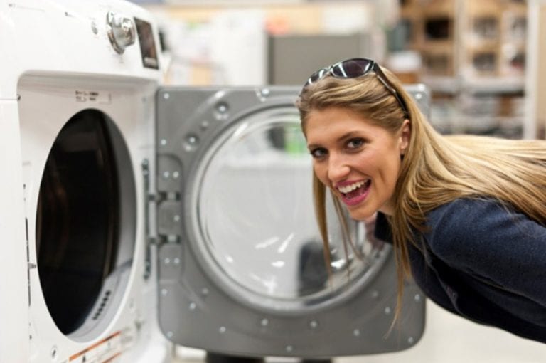 The pros and cons of stackable washers and dryers - The Frisky