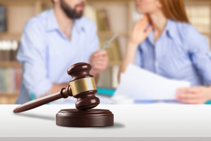 Hiring A Divorce Lawyer