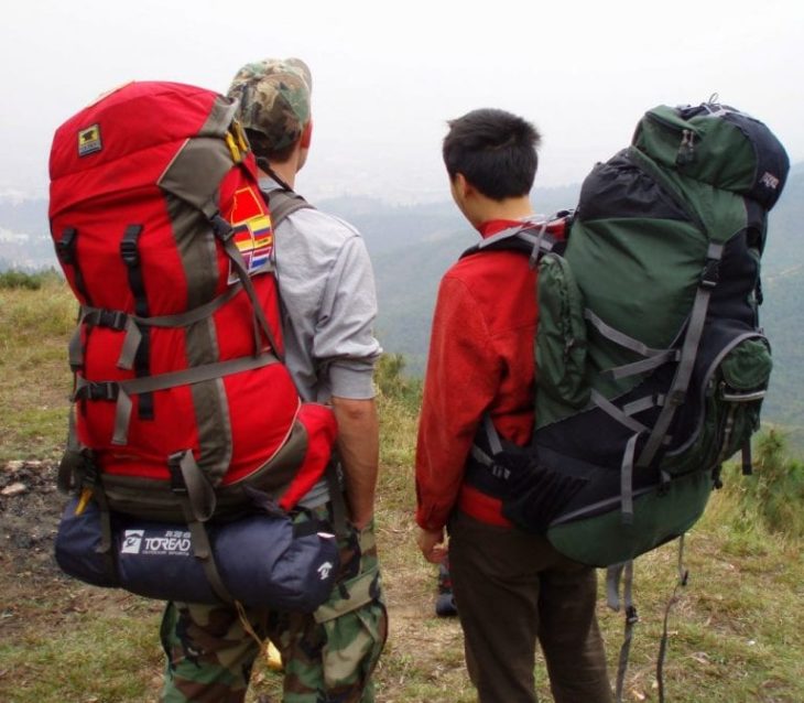 how to fit a hiking backpack