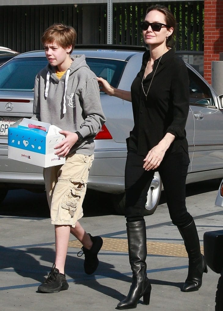 Angelina Jolie buys a new pet at Petco with Shiloh
