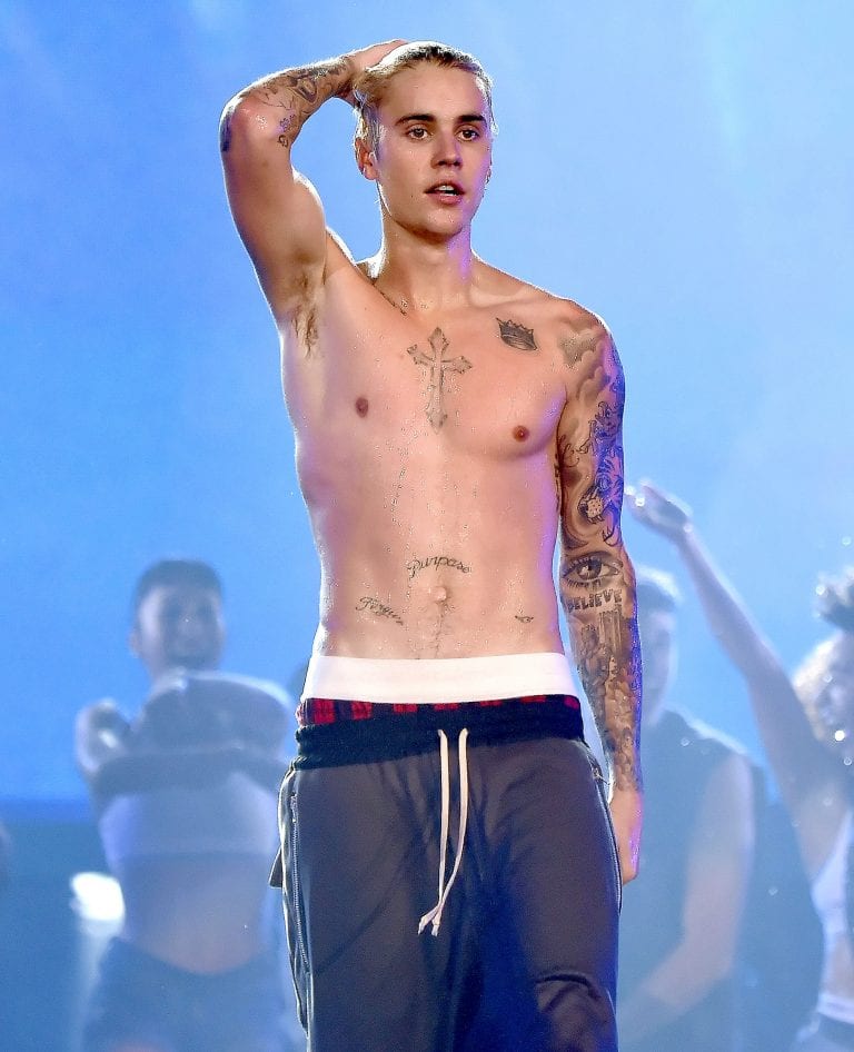 Calm Down, Everyone! Justin Bieber Naked Photos Have Not 