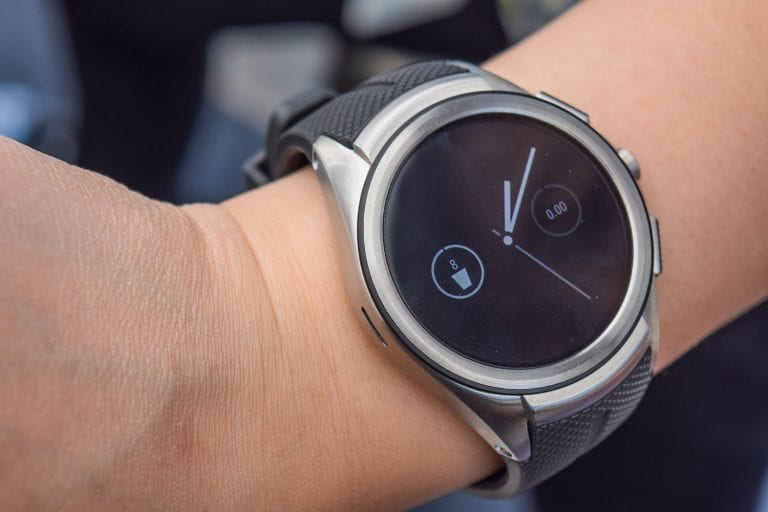 what-is-a-smartwatch-and-how-does-it-work-the-frisky