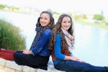 Brooklyn And Bailey – The Entertaining Twin Duo - The Frisky