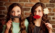 Brooklyn And Bailey – The Entertaining Twin Duo - The Frisky