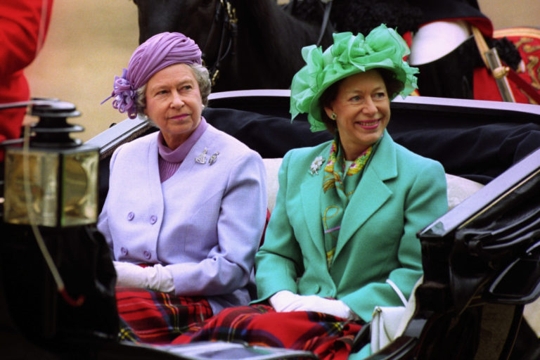 The Differences Between Queen Elizabeth II and Princess ...