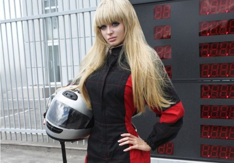 7 Real-Life Human Barbie Dolls - The Frisky