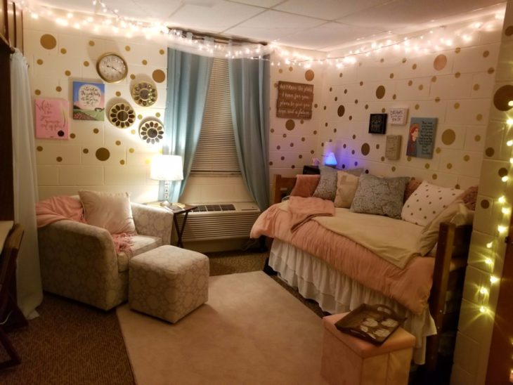 10 Dorm Room Ideas to Style Your Space - The Frisky