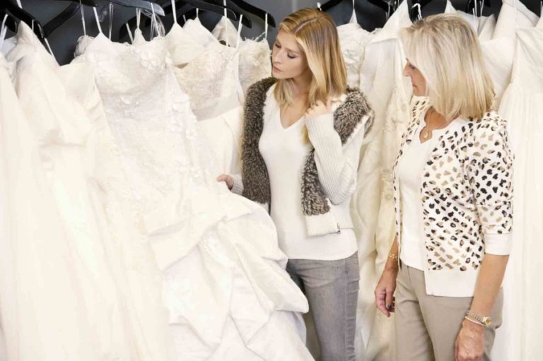 Top 6 wedding dress shopping mistakes that brides-to-be need to avoid ...