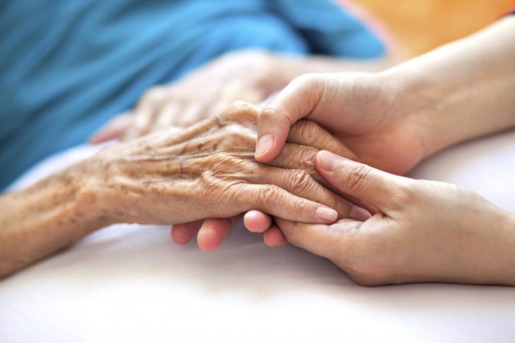 The Healing Power Of Massage Therapy For Seniors With Dementia The Frisky