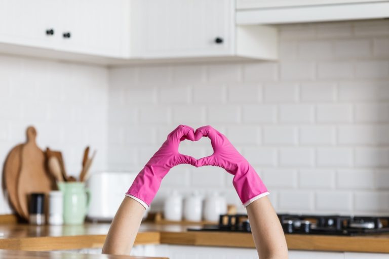 6 Quick Tips For Making Your Apartment Look Clean Even If It’s Not