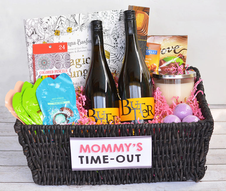 things to put in a gift basket for mom