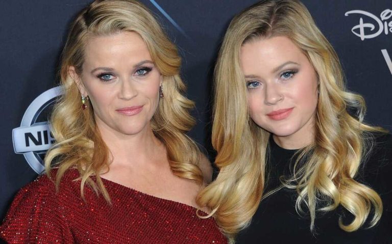 Reese Witherspoon And Her Daughter Ava Phillippe Shared Their New Twins