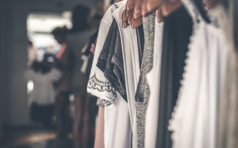 Ultimate Guide to Starting a Women’s Clothing Brand