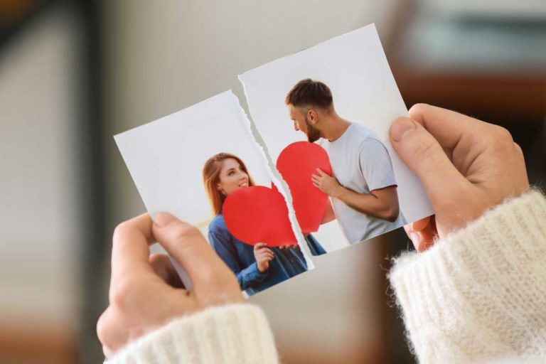 Dating Don’ts: How To Know When It’s Time To Dump Him