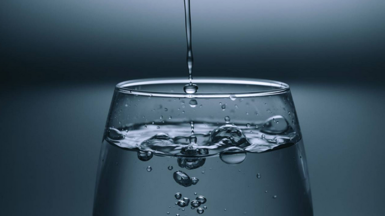 5 Ways to Make Water Safe for Drinking - The Frisky