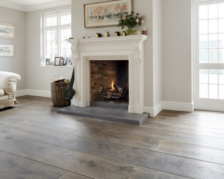 6 Wood Flooring Ideas For Your Living Room – 2023 Guide - The Frisky