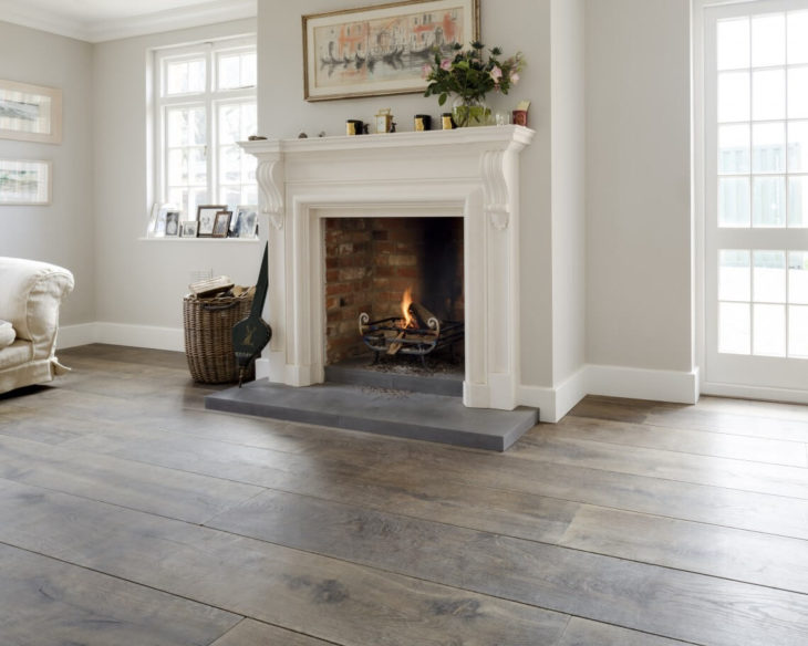 6 Wood Flooring Ideas For Your Living Room – 2020 Guide - The Frisky