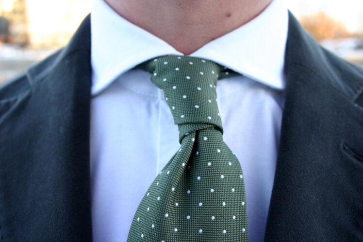 Learn How to Tie 4 Different Tie Knots - The Frisky