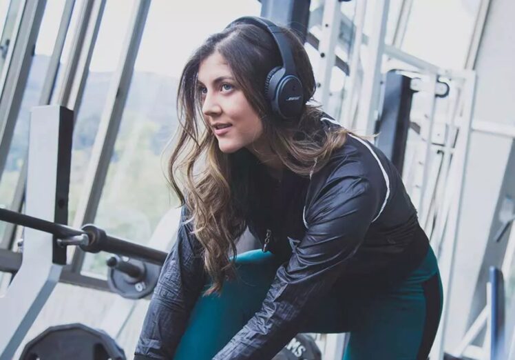 How to Pick The Right Gym Headphones The Frisky