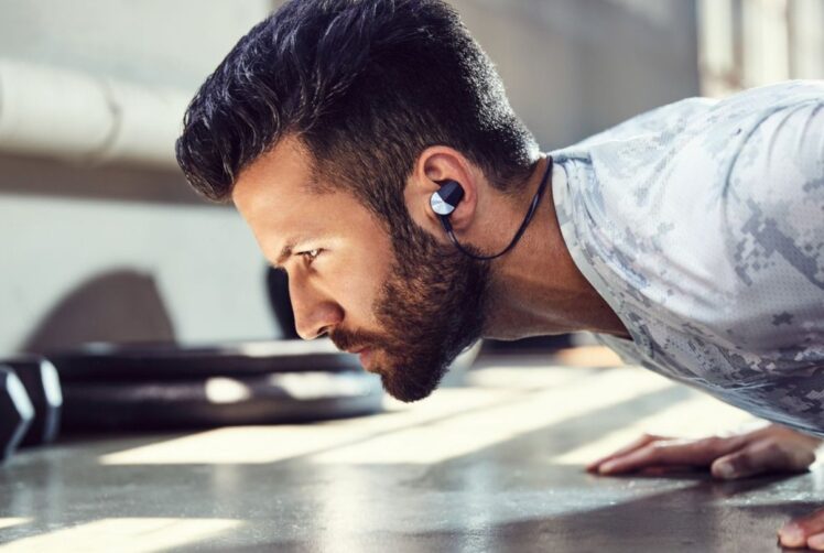 How to Pick The Right Gym Headphones The Frisky