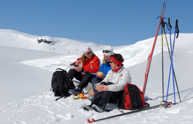 5 Tips for Your First Ski Trip Ever - The Frisky
