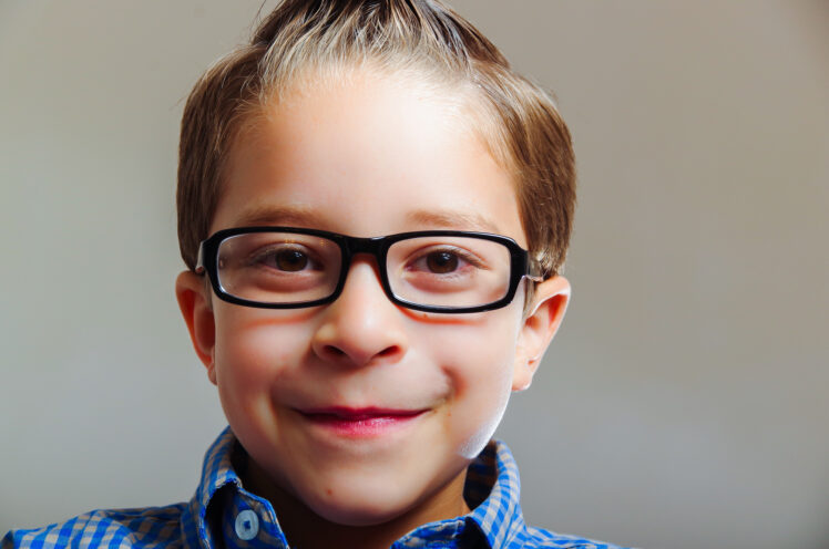 How to Choose the Right Pair of Eyeglasses for Your Child - The Frisky