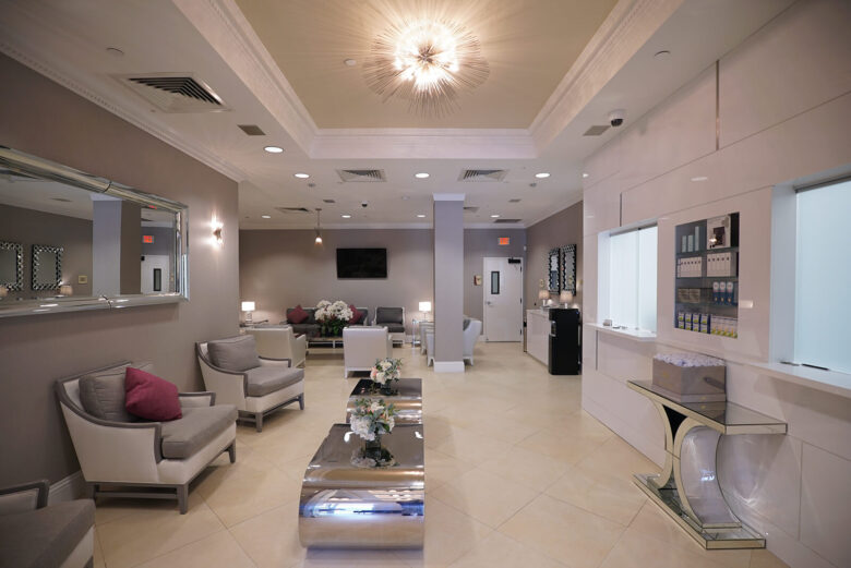 Dr Leonard Hochstein ─ Celebrity Plastic Surgeon Discusses 5 Benefits