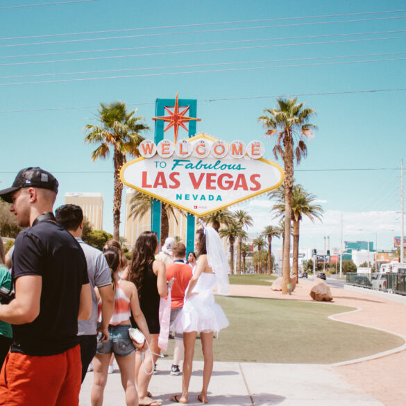 8 Best Things to Do in Las Vegas for Groups - The Frisky