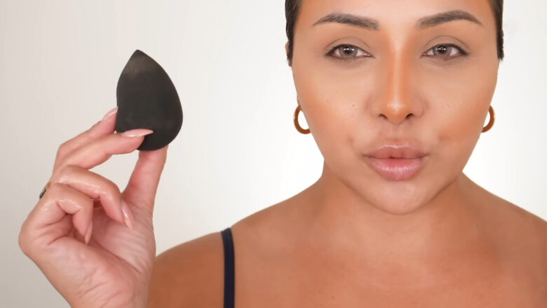 How to Choose the Right Makeup Sponge for You