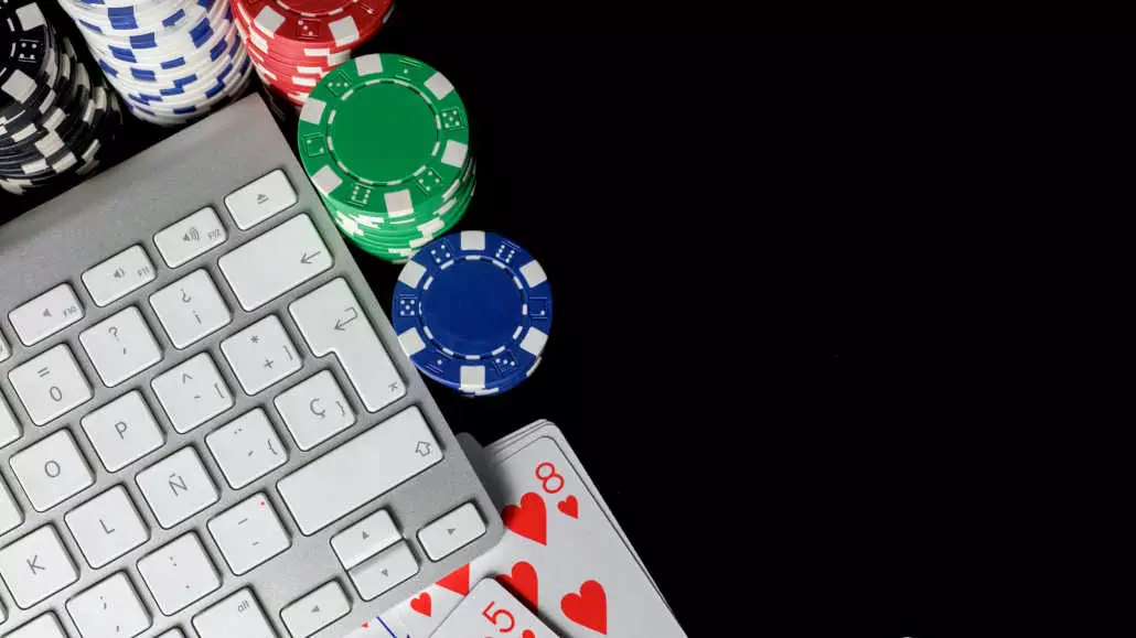 On Practicing Proper Etiquette When Gambling Online - The Frisky