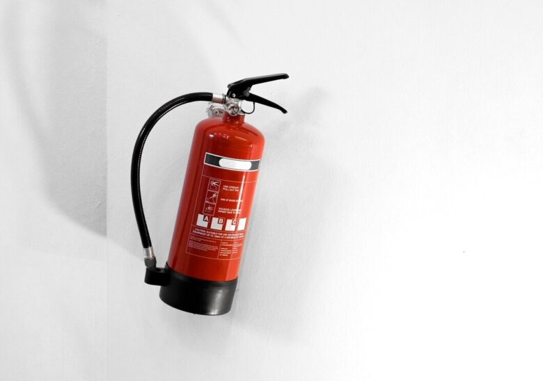 installing fire extinguisher