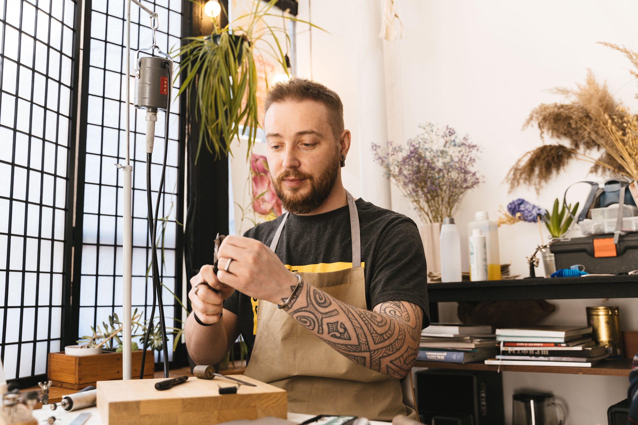 How to Start a Personalized Jewelry Business From Home in 2027